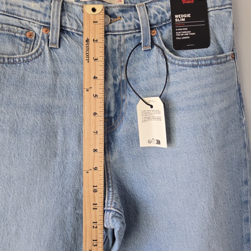 NWT Levi's Premium Wedgie Slim Straight High Rise Jeans 28 Light Wash - Picture 6 of 10